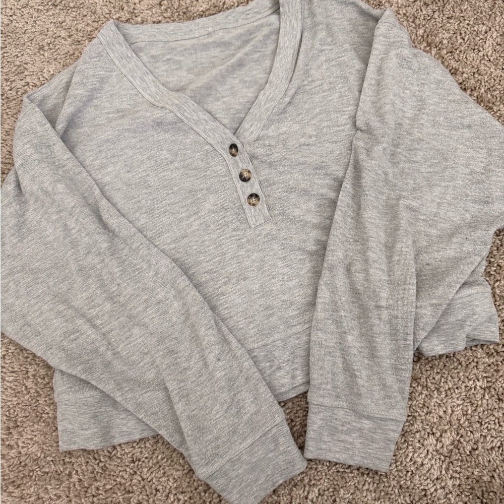 ALO Yoga Soho Cropped Henley